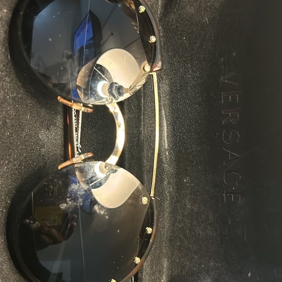 SOLD!!!!    NOT FOR SALE! Versace sunglasses- FREE GIFT With Purchase!!!!! - Picture 2 of 3
